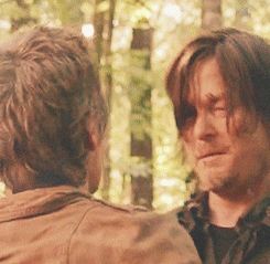 twdhgfan:  Who says this doesn’t mean something? Clearly it does. Thinking back
