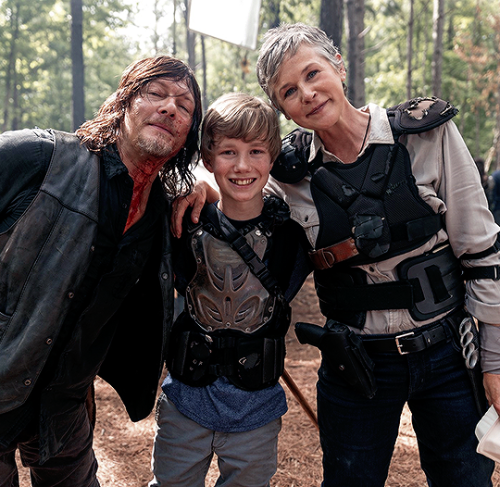 reedusmcbridedaily: Melissa McBride TWD S9 Behind The Scenes with Norman Reedus and Macsen Lintz 