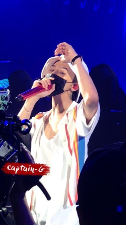 fckyeahgdragon: 170708 G-Dragon - ACT III: M.O.T.T.E Concert in Bangkok Source: HONEYJIYONG : ALWA