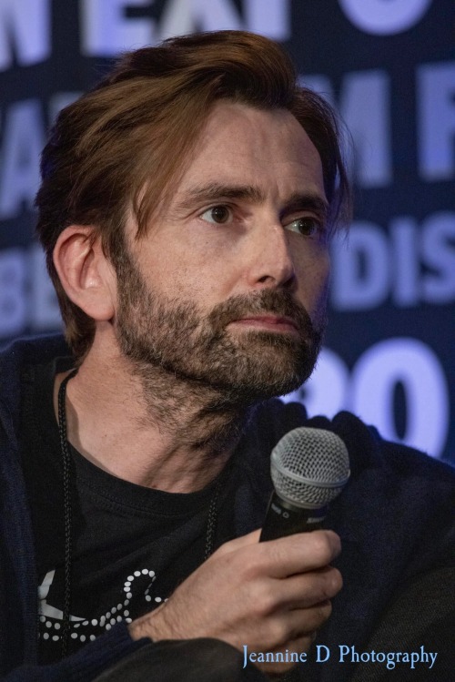 David Tennant at FanExpo Philadelphia - April 9, 2022Sources [ x ]  [ x ]  [ x ]  [ x ]