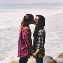 the-inspired-lesbian:  lesbulous:  💙   Download the HER social app here! 👭