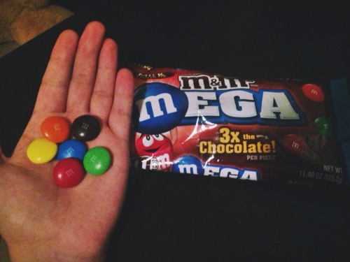 snorlaxatives:  lelunna:  snorlaxatives:  LOOK HOW BIG THESE M&M’S ARE I LOVE THEM  Enjoy the cavities  you must be fun at parties 