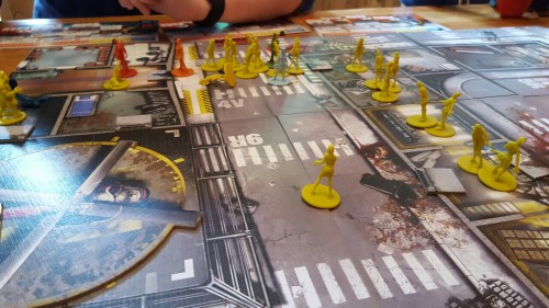 Some mid afternoon zombicide rue morgue, a classic &lsquo;find the key, get to the chopper&rsquo; mi