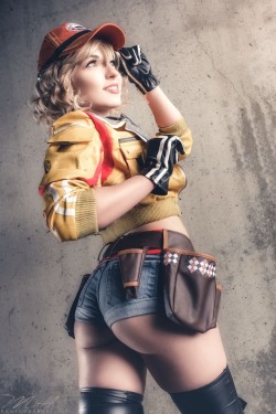 hot-cosplay-babes:  Cindy Aurum (FFXV) by Cape of Wonders Cosplay