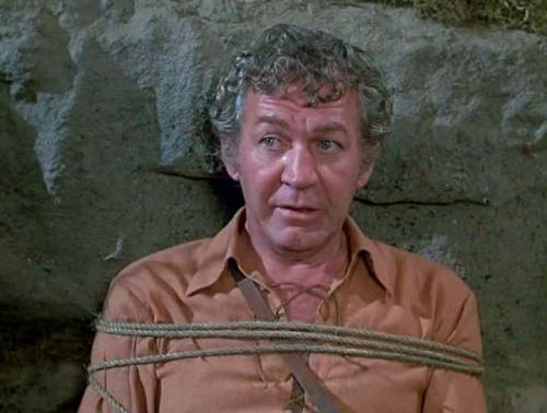 Daniel Boone S05E11Our hero (Fess Parker) is in a tight spot but later the tables are turned.