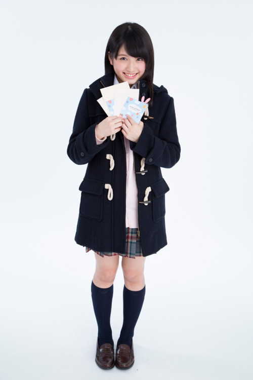 beolab5: Posing Schoolgirl - Owada Nana (大和田南那) AKB48