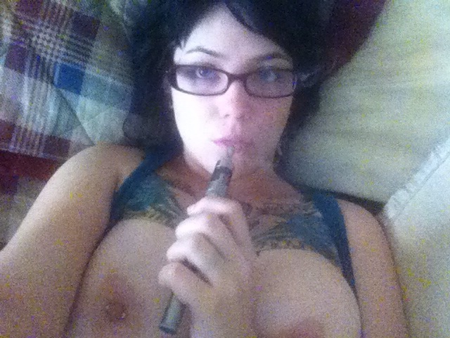 chelseafuckingdagger:  I’m vaping a mix of Estelle by Vapor Crane (sweet rose with