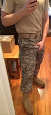 45shooterbk:  Pulling my rod in ACUs.