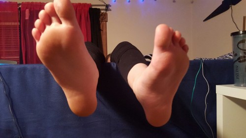 cutegirlsfeeties: cutegirlsfeeties: My lil sisters feet, she was willing to model for my page. Repos