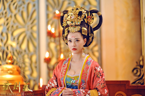crushalltheraspberries:glorious costumes from the upcoming The Empress of China