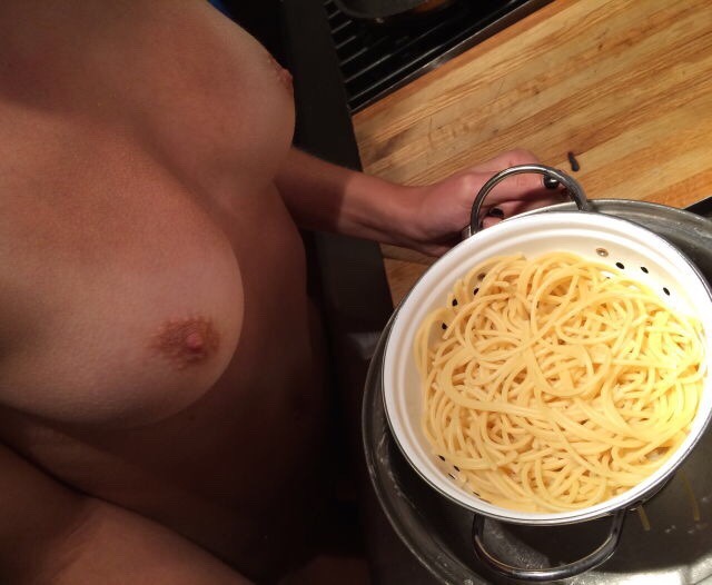 hot-soccermom:  Best way to cook 😘  Absolutely! 💕