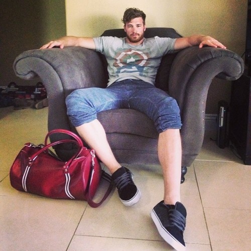 fuckyeahdannyriley: Finally, a chair just my size. #RH #vans #captainamerica #bensherman 