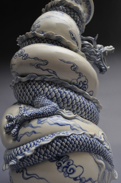 theonlymagicleftisart:A Painful Pot - Johnson Tsang / Porcelain /  L28  W20  H45 cm /