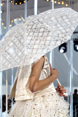 mulberry-cookies:  Louis Vuitton Spring 2012 (details)