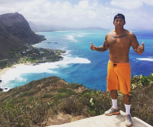 kekoalaulii: magichour808: HB Now he is hott!!