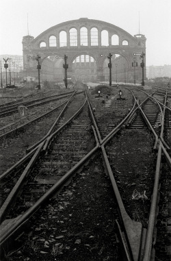 greeneyes55:  Anhalter Bahnhof Berlin 1956