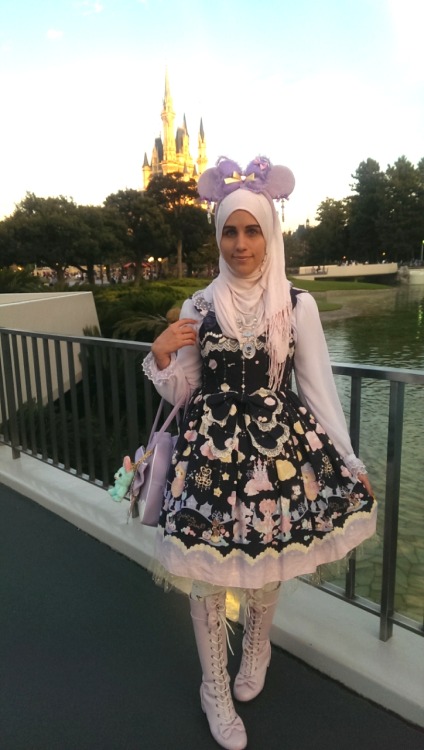 Hello everyone! Sorry I haven’t posted in a while! This is my coord that I wore to Tokyo Disne