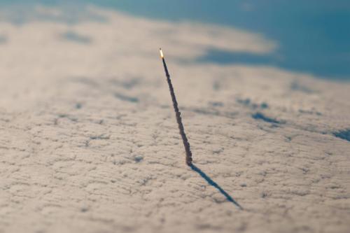 spaceexplorationphotography:Tilt-shifted Endeavour’s final voyage in 5kSource: i.imgur.com/Fk