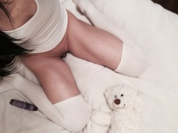 Littleladyvanilla:  It’s Been A Day ..Couldn’t Wait To Come Home And Play 🖤