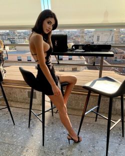 sammears:Beautiful brunettes 