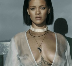 celebmujeres:  Rihanna - Needed-Me