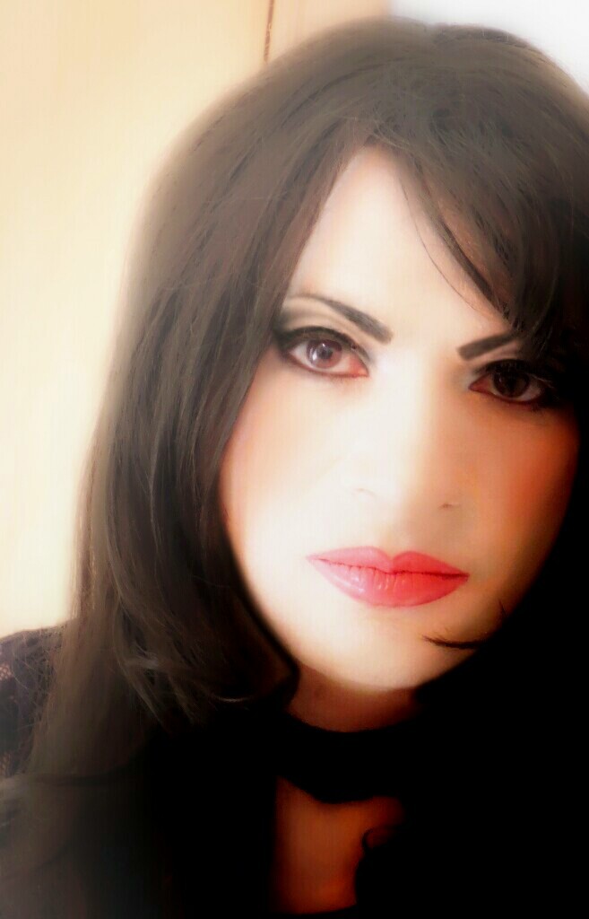 anissadesideriocrossdresserworld:  Anissa Desiderio … make up 