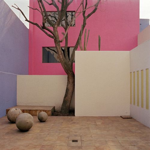 scandinaviancollectors:  Casa Gilardi (Gilardi House) by Luis Barragan, 1976, Tacubaya, Distrit