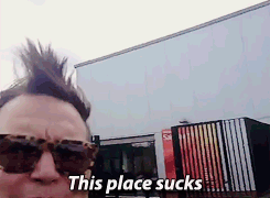 tomdelongue:  This place sucks 