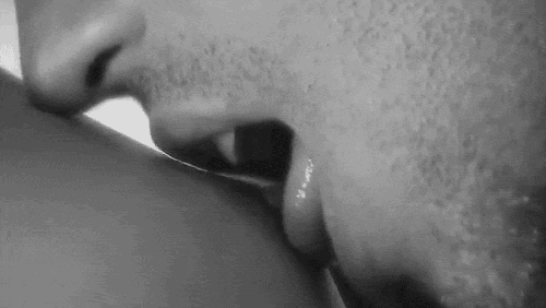 harleyridernh:  sensual-miss-d-posts:  mrw-and-missd  Tongue to tongue