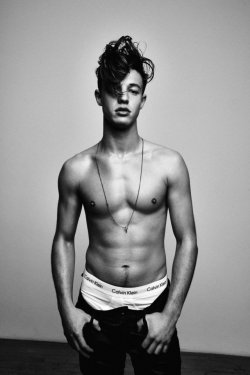 hotfamousmen:  Cameron Dallas