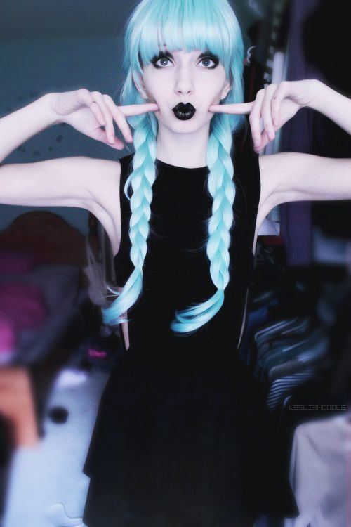 pierced-inked-dyed:  ~~&gt;Submit your body mods and dyed hair!  (: 