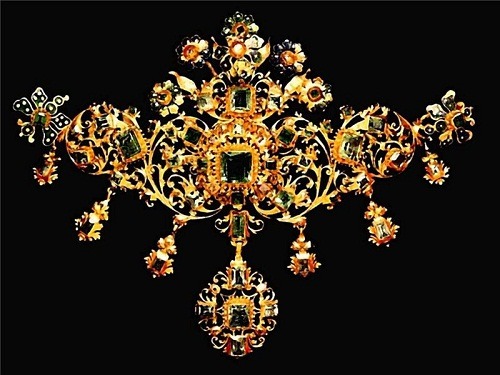 Precious chess by Siberian jeweler Ruslan Tymoshchuk