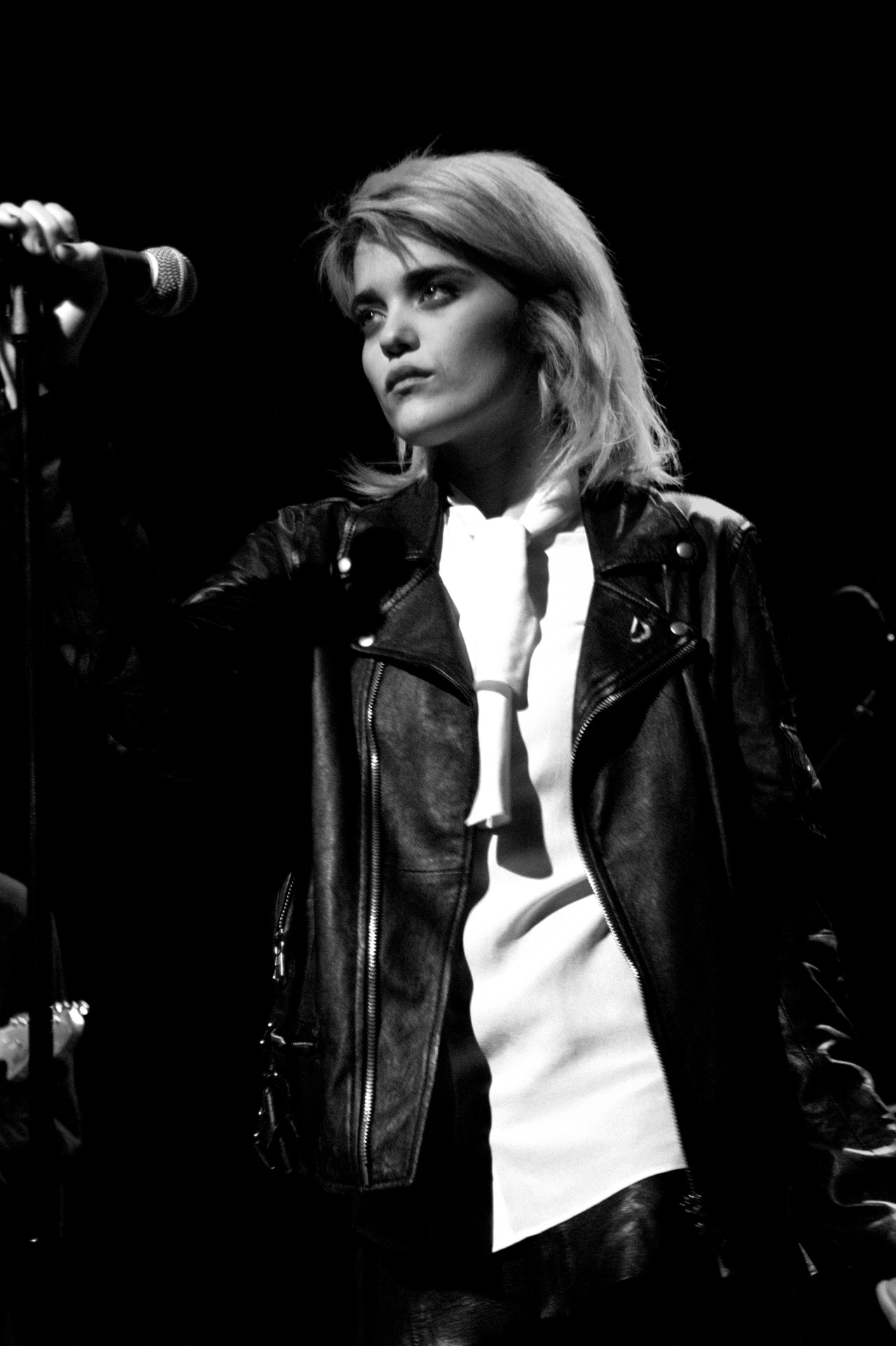 thefeelingofwalkinginthegrass:  Sky Ferreira Rough Trade Record Store Opening November