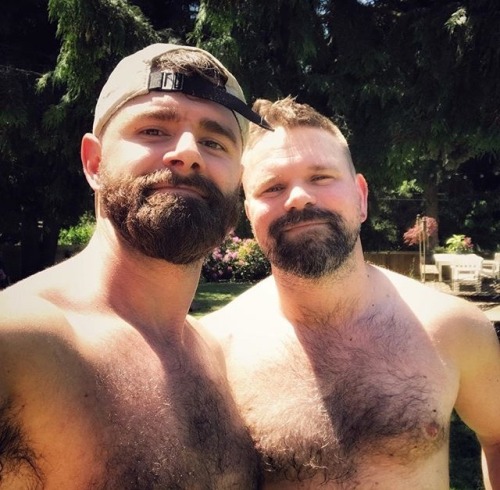beardburnme:  pnwotter + jeff.cub Instagram @pnwotter