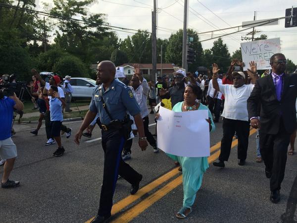 best-of-imgur:
“State Troopers just relieved local police in Ferguson, MO. Their leader just did this
http://best-of-imgur.tumblr.com
”