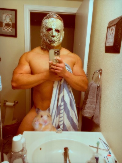 iambrochella:My hamster, Buffy FTW