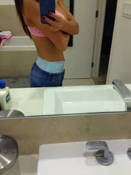 diaperbabe: Wearing my blue molicares tonight. I love them, but since my jeans are low rise I have t
