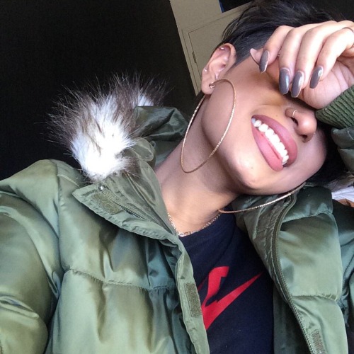 vogue-pussyxo:X