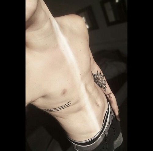 male-celebs-naked:  Sam Pottorff 2See more here