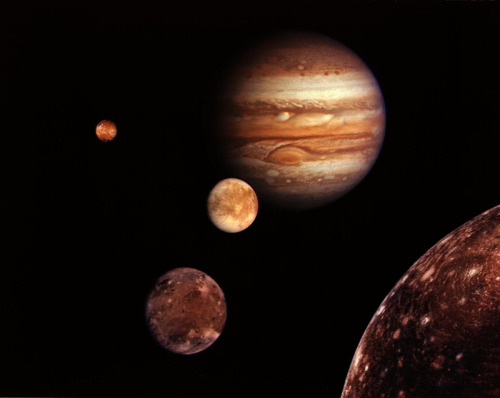 thenewenlightenmentage:Life Could Have Hitched a Ride to the Moons of Jupiter and SaturnLife on Eart