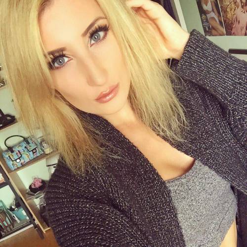 jojje4:  Lovely Holly Wolf 