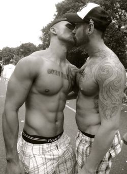 oxyparis:  Muscle Kiss