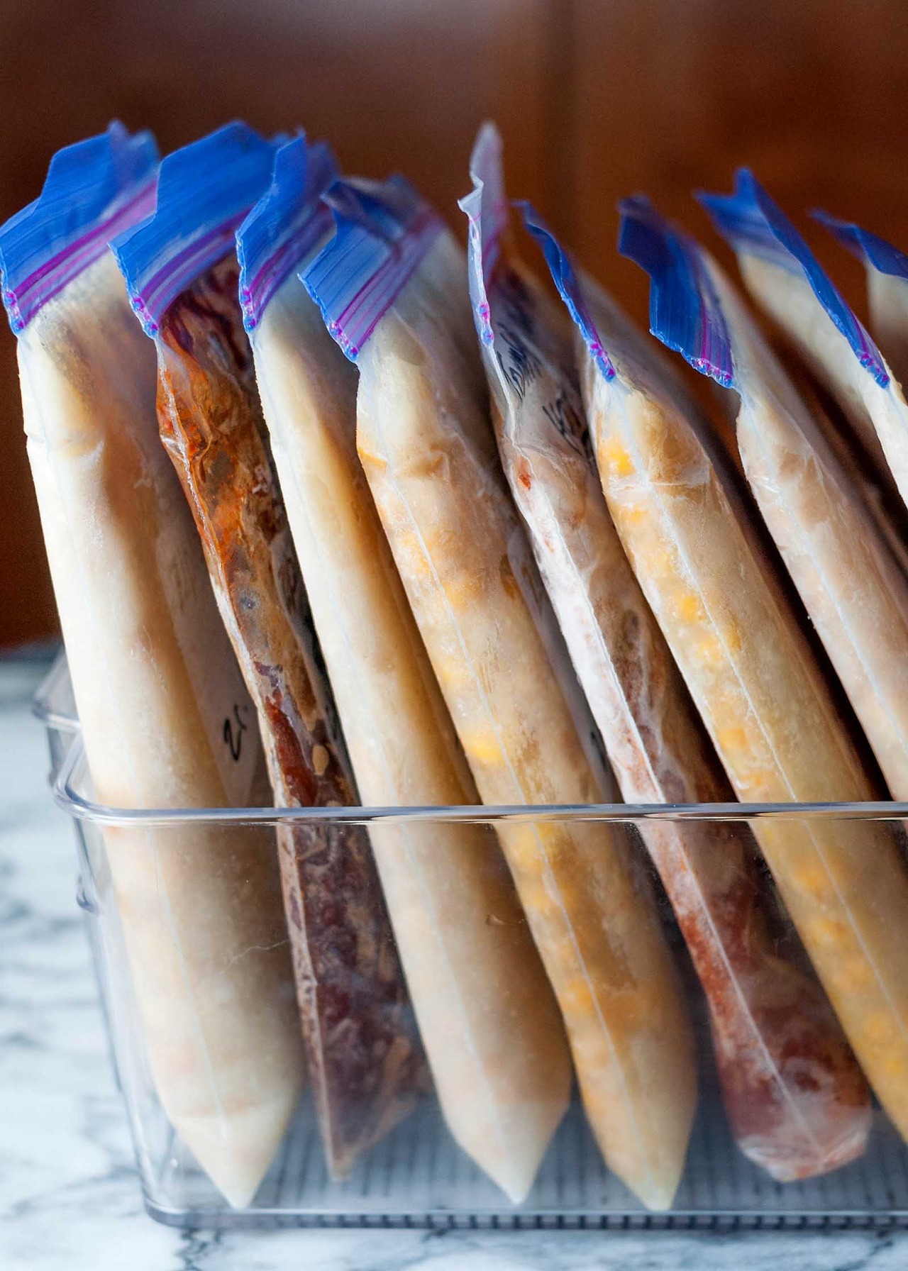 foodffs:  How to Freeze Soup, Beans, and Broth Follow for recipes Get your FoodFfs