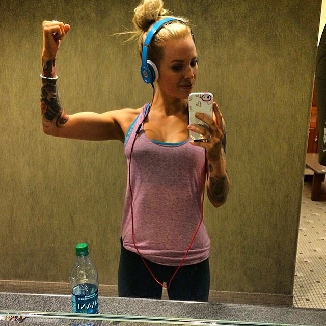 fitgymbabe:  Instagram: jenna_tells Great Pic! - Check out more of her pics: jenna_tells