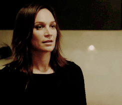 attackoneyebrows:Someone’s gotta feed the cat.