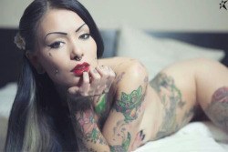 we-require-more-tatooed-girls:  More @ http://we-require-more-tatooed-girls.tumblr.com