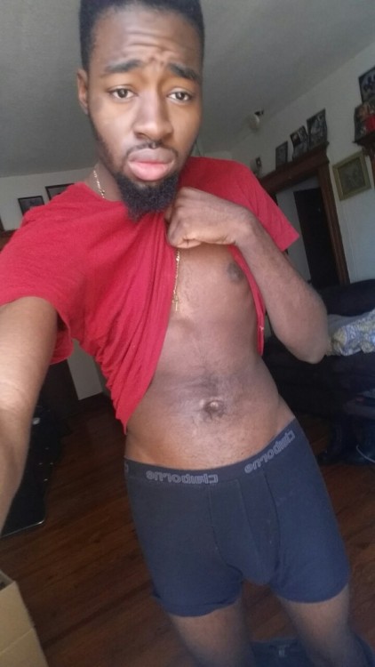 favfew:  sextextdrugs:  I’m just that nigga to do wat I want  Confident and sexy.   😍