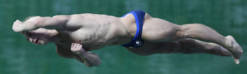 theheroicstarman:Jack Laugher bulge and butt.