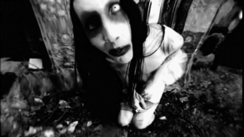 ❁ I dream in darkness. I sleep to die. ❁