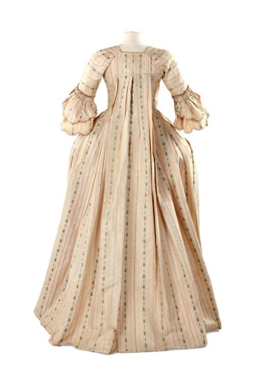 Robe à la française ca. 1780From Enchères Sadde via Interencheres